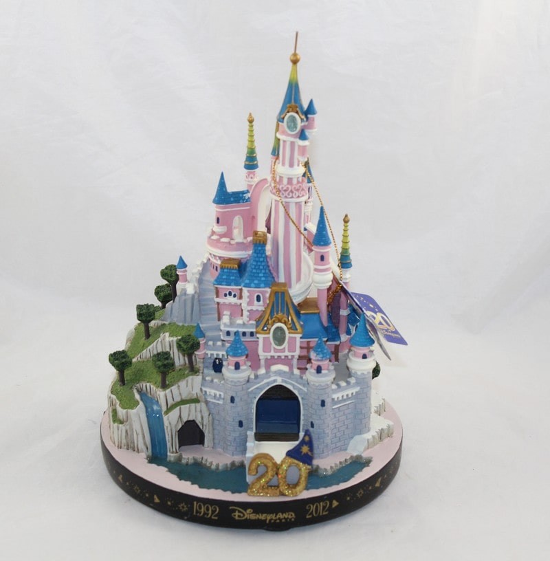 Disney Resort Figurine château de la Belle au Bois Dormant