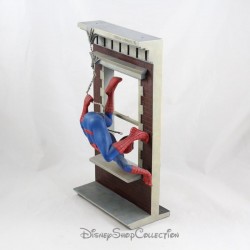 Figurine super héros Spiderman ATTAKUS BOMBYX Marvel Avengers Par la fenêtre