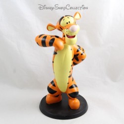 Figura in resina di Tigro DISNEY su supporto nero