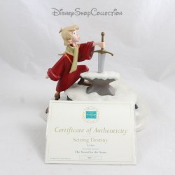 Arthur WDCC Seizing Destiny Merlin the Enchanter Figure