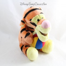 Peluche Tigrou NICOTOY Disney ballon dans ses mains