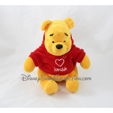 Peluche Winnie l'ourson DISNEYLAND PARIS Lovable Tee shirt à capuche rouge Disney 18 cm